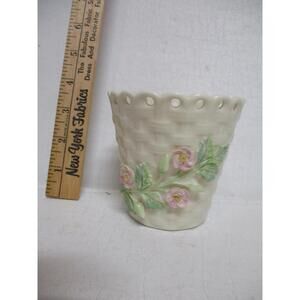 BELLEEK Cream Off White Applied Floral Scalloped Edge Basket Weave Planter bowl
